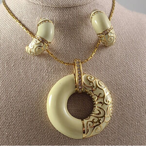 Camrose & Kross JBK Necklace & Earrings set Gold White Vintage